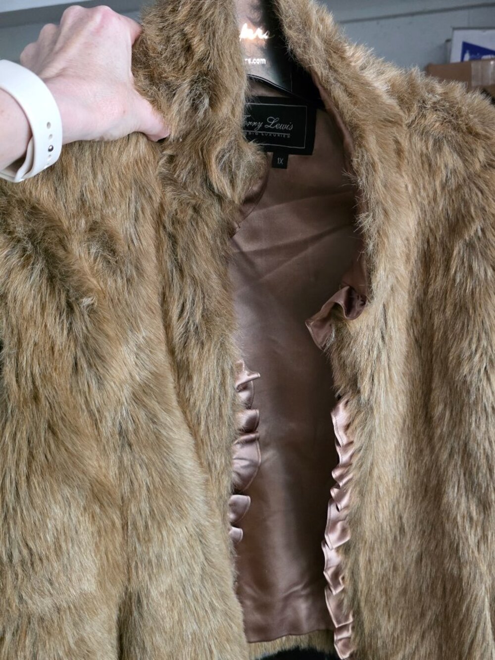 Terry Lewis Classic Luxuries Vest - Faux Fur w/Satin ruffle and tie Size 1X